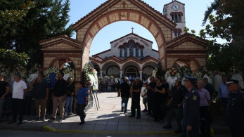 Απόστολος Βεσυρόπουλος: τυλιγμένο με την ελληνική σημαία το φέρετρό του - Παρών ο Μητσοτάκης και πλήθος πολιτικών (photos & video)