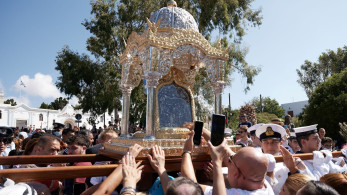 Δεκαπενταύγουστος: η μεγαλύτερη μετακίνηση πιστών του ελληνικού καλοκαιριού Δεκαπενταύγουστος: η μεγαλύτερη μετακίνηση πιστών του ελληνικού καλοκαιριού