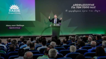 Ένας χρόνος ΠΑΣΟΚ ως πράσινος ΣΥΡΙΖΑ: από το κίνημα των τυμβωρύχων στις επιθέσεις κατά Γεωργιάδη