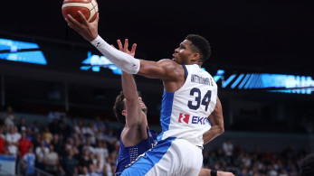 Ελλάδα-Ισραήλ: με σόου Αντετοκούνμπο η Εθνική μας  στους «8» με  84-79