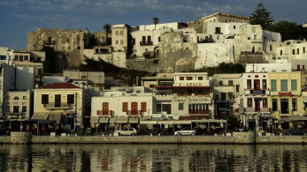 Σοβαρό αντισημιτικό επεισόδιο στη Νάξο - Ιδιοκτήτης ταβέρνας έδιωξε οικογένειες Εβραίων