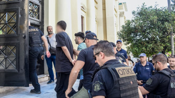 Χειροκρότημα στον εμπρηστή