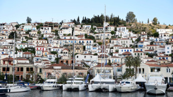 Πόρος, Τροιζήνα, Μέθανα: το μαγικό τρίπτυχο δίπλα στην Αθήνα Πόρος, Τροιζήνα, Μέθανα: το μαγικό τρίπτυχο δίπλα στην Αθήνα