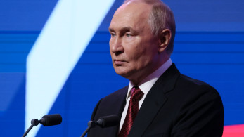 Όμορφος κόσμος ηθικός «πουτινικά» φτιαγμένος