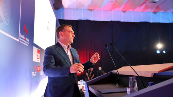 Από σοκ σε σοκ το πάει ο Τσίπρας: «θετικό» το 2015, «αναπτυξιακό» το 2025