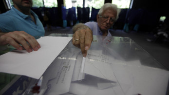 Η φαινομενική σταθερότητα του πολιτικού σκηνικού Η φαινομενική σταθερότητα του πολιτικού σκηνικού