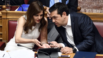 Ξανασμίγουν τα αηδόνια Ξανασμίγουν τα αηδόνια