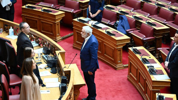 Ορκίστηκε βουλευτής ο Δρίτσας - Προσχώρησε στην ΚΟ της Νέας Αριστεράς Ορκίστηκε βουλευτής ο Δρίτσας - Προσχώρησε στην ΚΟ της Νέας Αριστεράς