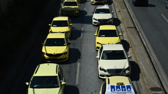 Ταξί: 18ωρη απεργία από τα μεσάνυχτα - Έντονες αντιδράσεις για βαν και λεωφορειολωρίδες