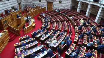 Βουλή: με 159 «Ναι» υπερψηφίστηκε η τροπολογία για τον Άγνωστο Στρατιώτη