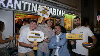 Ο Μάκης που κέρδισε το Eurojackpot κερνάει την Αθήνα (vid) Ο Μάκης που κέρδισε το Eurojackpot κερνάει την Αθήνα (vid)