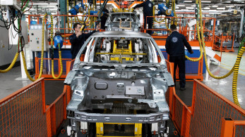 Η οικονομία της ΕΕ και οι προκλήσεις μέσα από το πρίσμα της αυτοκινητοβιομηχανίας το 2025