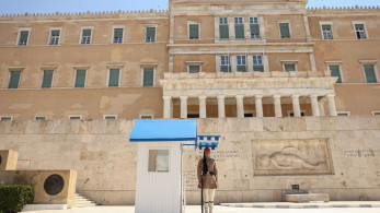 Πορτοσάλτε: Το μνημείο Άγνωστου Στρατιώτη ανήκει σε όλους τους Έλληνες, όχι σε οργανώσεις (video) Πορτοσάλτε: Το μνημείο Άγνωστου Στρατιώτη ανήκει σε όλους τους Έλληνες, όχι σε οργανώσεις (video)