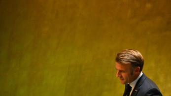 Μακρόν σε Τραμπ: «Μπλοκαρισμένος από την αυτοκινητοπομπή σου» (video)