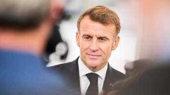 Πολιτικό ψυχόδραμα à la française: ο Μακρόν βυθίζεται στη δική του αστάθεια