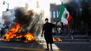 Κατασκευάζοντας ένα έθνος... καταστρέφοντας ένα έθνος