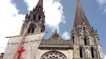 Γαλλία σε κρίση αλλά… oι πύργοι της Παναγίας των Παρισίων ανοίγουν ξανά Γαλλία σε κρίση αλλά… oι πύργοι της Παναγίας των Παρισίων ανοίγουν ξανά