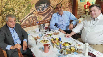 Ο Γρηγόρης Δημητριάδης με καλή παρέα στα Καμίνια