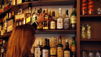 Αστυνομικοί έλεγχοι στο Γκάζι: τρεις συλλήψεις για κατανάλωση αλκοόλ από ανηλίκους