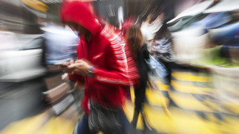 Μιμίδια ή Μίσος; - Η νέα μάχη της αντιπολίτευσης στο feed μας Μιμίδια ή Μίσος; - Η νέα μάχη της αντιπολίτευσης στο feed μας