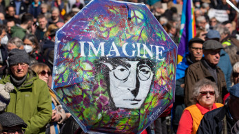 Σαν σήμερα: το «Imagine» του John Lennon - Το τραγούδι που ονειρεύτηκε έναν κόσμο χωρίς σύνορα