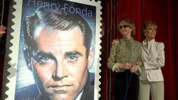 Ντρου Στρούζαν: Πέθανε ο σχεδιαστής των θρυλικών αφισών που αγαπήσαμε