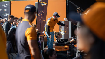 Η Πάτρα μπαίνει στον… χάρτη της Formula 1 - Το showcar της McLaren F1 Team στην πλατεία Τριών Συμμάχων