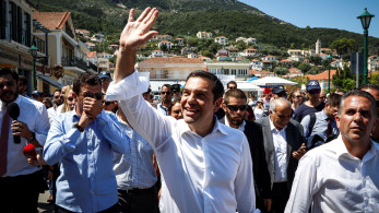 Πρόταση Βουλαρίνου για το βιβλίο Τσίπρα: χάου το ητ δε κάμελ εντ δε κιου (video) Πρόταση Βουλαρίνου για το βιβλίο Τσίπρα: χάου το ητ δε κάμελ εντ δε κιου (video)