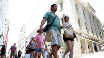 Ρυθμίσεις χρεών, επιδόματα και αυξημένο ακατάσχετο - Τι φέρνει το πολυνομοσχέδιο