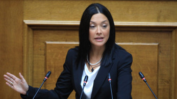 Η Γιαννακοπούλου σε αντίθετη γραμμή από Ανδρουλάκη για το μνημείο του Αγνώστου Στρατιώτη