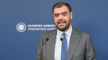 Παύλος Μαρινάκης στο Briefing για τους πολίτες: Η κυβέρνηση απαντά για fake news, 13ωρο και ακρίβεια (video)