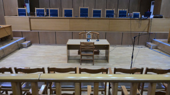 Η αλήθεια για τη Χρυσή Αυγή ακόμη στα... δικαστήρια αναστενάζει