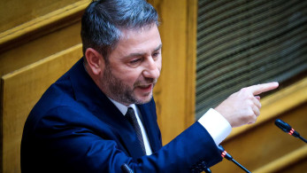 Είναι αργά για δάκρυα, Νίκο...