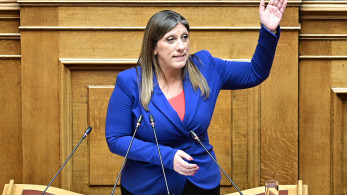 Ο Άγνωστος Στρατιώτης δεν είναι η μικροφωνική εξέδρα της Ζωής Κωνσταντοπούλου Ο Άγνωστος Στρατιώτης δεν είναι η μικροφωνική εξέδρα της Ζωής Κωνσταντοπούλου