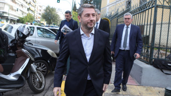 Ο πρόεδρος πήγε Μπολόνια - Το ΠΑΣΟΚ πάει άπατο