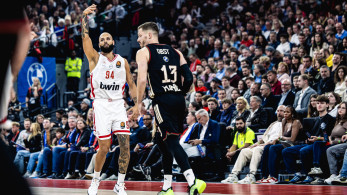 Μπάγερν-Ολυμπιακός: επίδειξη ισχύος στο Μόναχο (76-91) με Βεζένκοβ σε τρελά κέφια