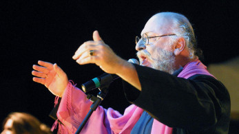 Ο Σαββόπουλος με τα πλήθη, η Αριστερά μόνη στο σπίτι