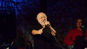 Σαββόπουλος: η τελευταία συναυλία στο Rockwave - «Με κάνατε να ξανανιώσω, χίλια ευχαριστώ» (video) Σαββόπουλος: η τελευταία συναυλία στο Rockwave - «Με κάνατε να ξανανιώσω, χίλια ευχαριστώ» (video)