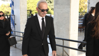Πέτρος Κωστόπουλος: Απαράδεκτη η απουσία πολιτικών από την κηδεία του Σαββόπουλου - Ξεφτίλα (video)