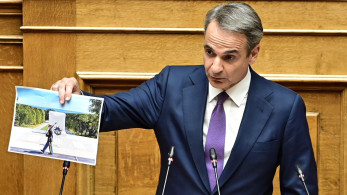 Μητσοτάκης: Οι οπαδοί των ξυλολίων θέλουν να αναστήσουν τις θεωρίες τους