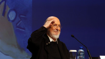 «Ας κρατήσουν οι χοροί» - Επώνυμοι και ανώνυμοι αποχαιρετούν τον Διονύση Σαββόπουλο «Ας κρατήσουν οι χοροί» - Επώνυμοι και ανώνυμοι αποχαιρετούν τον Διονύση Σαββόπουλο