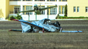 Πτώση εκπαιδευτικού αεροσκάφους στο Τατόι: τα δύο σενάρια που εξετάζονται ως πιθανότερα