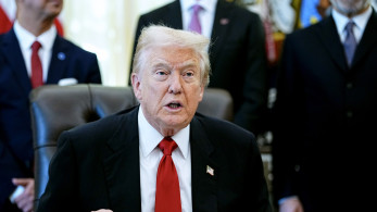 Αναστάτωση στον Λευκό Οίκο: στέλεχος φαρμακευτικής κατέρρευσε μπροστά στον Τραμπ (video)