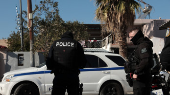 Αστυνομική επιχείρηση στην Αττική για κύκλωμα όπλων και ναρκωτικών: οκτώ συλλήψεις