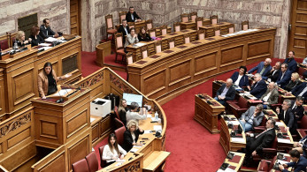 Τέλος οι ατέρμονοι μονόλογοι στην Ολομέλεια