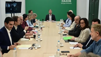 Βαθύς διχασμός στο ΠΑΣΟΚ για τις συνεργασίες: Συγκρούσεις κορυφαίων στελεχών