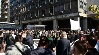 Αγρότες: σε εξέλιξη η πορεία προς το υπουργείο Αγροτικής Ανάπτυξης και τον ΟΠΕΚΕΠΕ