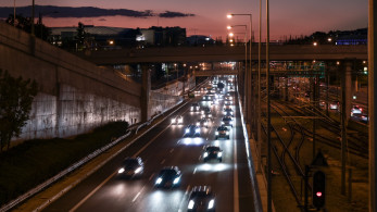 Η απόλυτη παράνοια στην Αττική Οδό: 56χρονος έκανε 1,5 χλμ. με όπισθεν στη ΛΕΑ