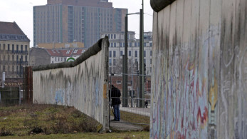 Σαν σήμερα το 1989 το «λάθος» που έριξε το Τείχος του Βερολίνου