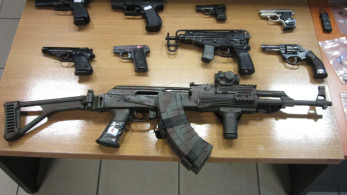 Τα όπλα δεν είναι παράδοση, είναι ντροπή